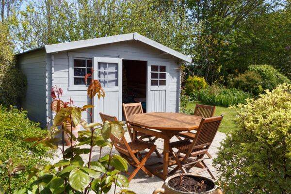 Choisir son salon de jardin en bois