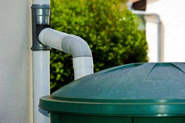 Quelle installation pour un arrosage automatique sur un récupérateur d'eau de pluie ?