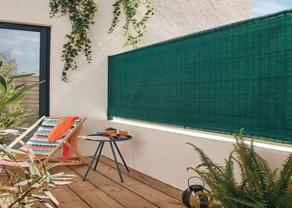 # Le brise-vue est la solution pour créer un coin intime à l'extérieur - © Studio EVO
