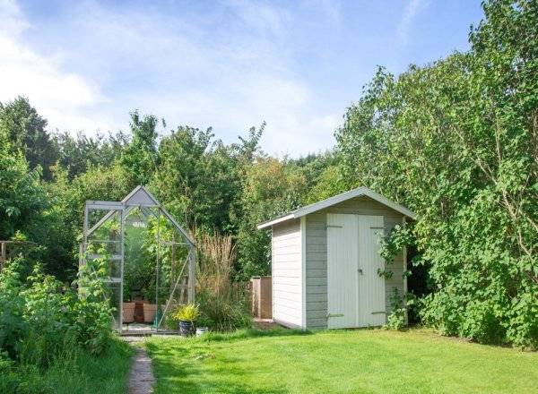 #Le budget est un point important lors du choix d'un abri de jardin - © Jon - stock.adobe.com
