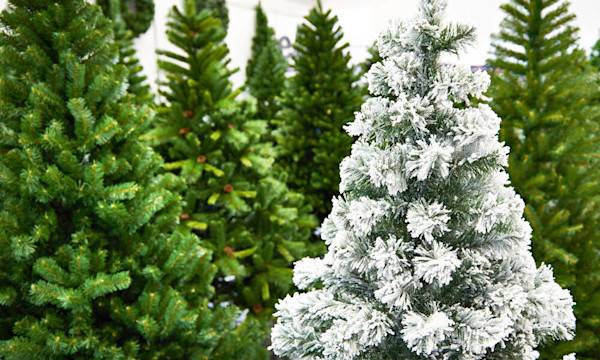 Quel est le meilleur sapin de Noël artificiel ? - © Sergey Ryzhof - stock.adobe.com