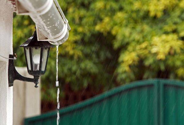 Comment récupérer l’eau de pluie avec les gouttières ?