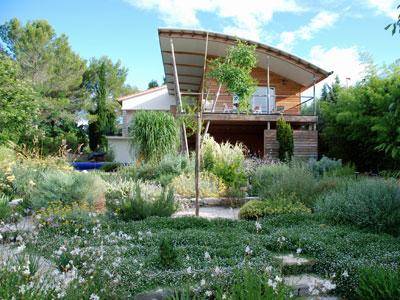 Un jardin méditerranéen sans arrosage