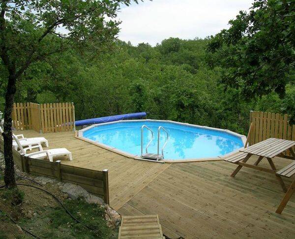 Bien choisir sa piscine en bois