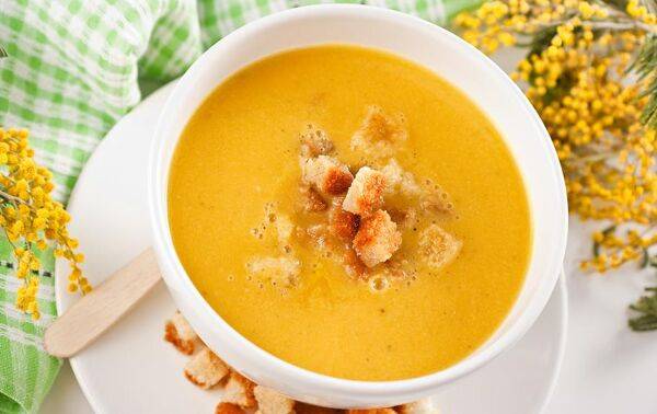 Potage à la fleur de mimosa