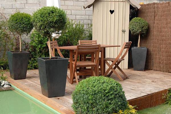 Le salon de jardin en bois