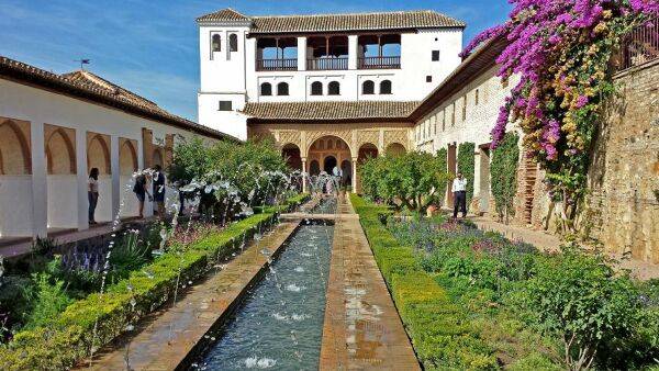 Jardin d'inspiration hispani-mauresque - Generalife - Alhambra - Patio du Canal