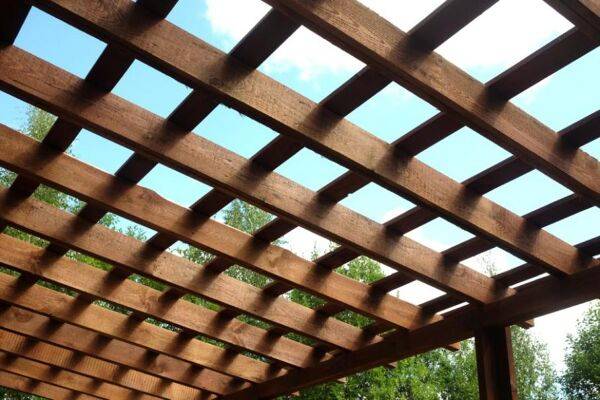 Un permis de construire est-il nécessaire pour construire une pergola dans son jardin ?