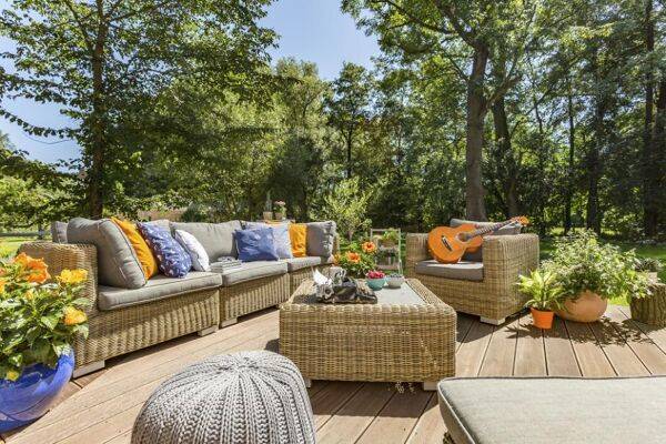 Choisir son salon bas de jardin 8 personnes
