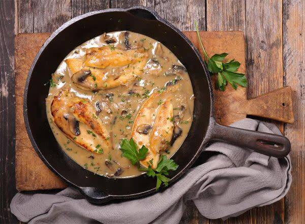 Poulet de Bresse à la crème et aux champignons