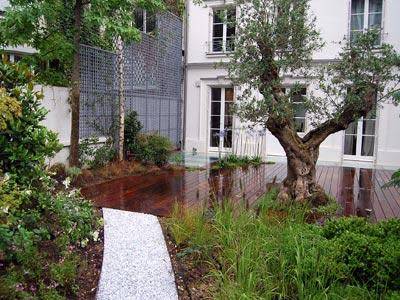 Un jardin parisien contemporain et facile à vivre