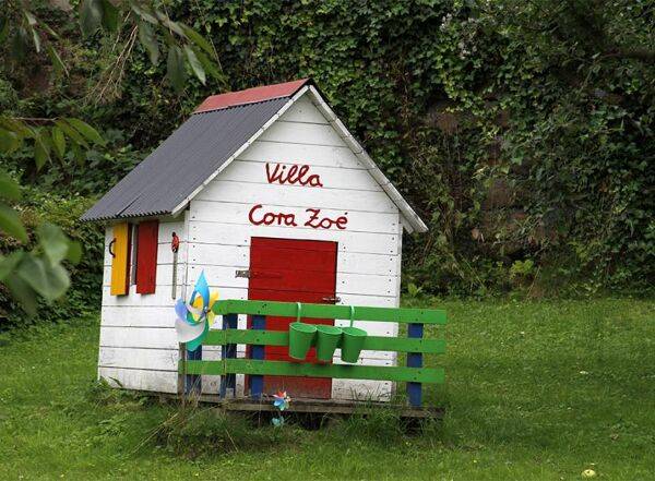 16 cabanes d'enfants peintes