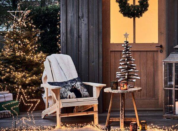 Peut-on mettre un sapin artificiel dehors ?