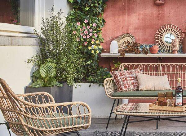 Comment remplir une jardinière haute pour un résultat harmonieux ?