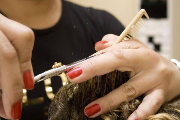 Idée de récup numéro 17 : Cheveux et ongles pour nourrir les plantes