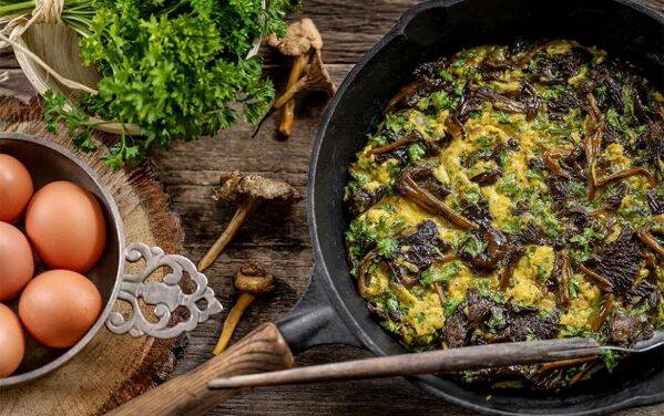 Omelette au persil et chanterelles
