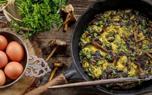 Omelette au persil et chanterelles