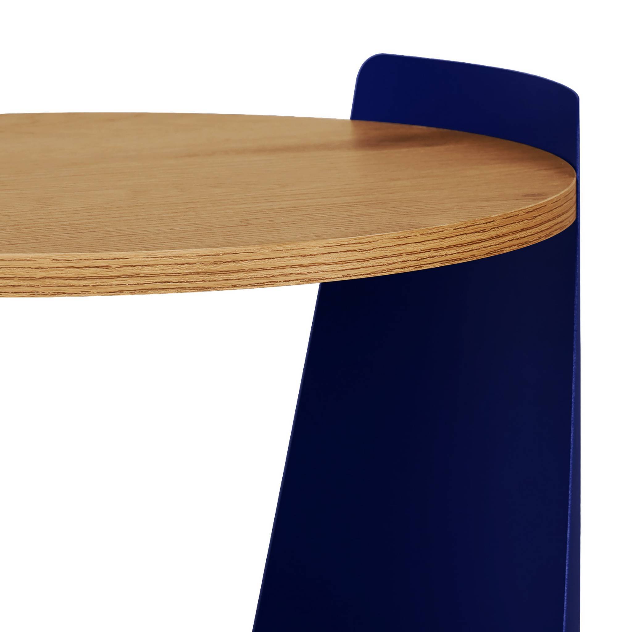 sweeek - Table d'appoint métal courbé et décor bois avec roulettes bleu - Molto | sweeek - Image 5