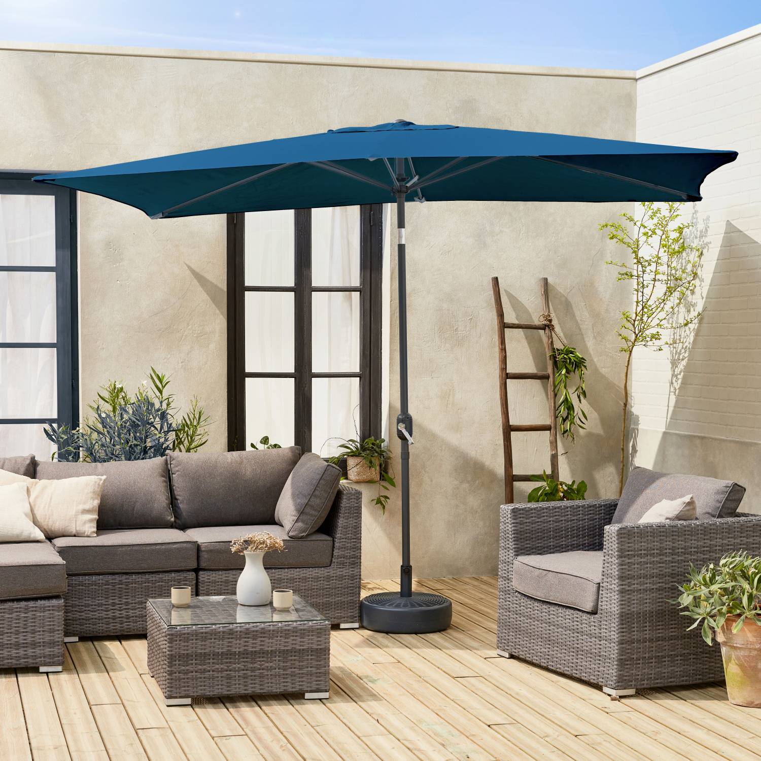 Parasol droit rectangulaire 2x3m - Touquet Bleu canard - mât central en aluminium orientable et manivelle d'ouverture | sweeek - Image 1