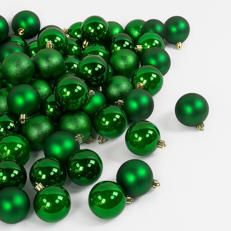 Lot de 60 boules de Noël 6cm Vertes (15 brillantes,15 mates,15 texturées,15 opalines) avec sac de rangement - Image 7