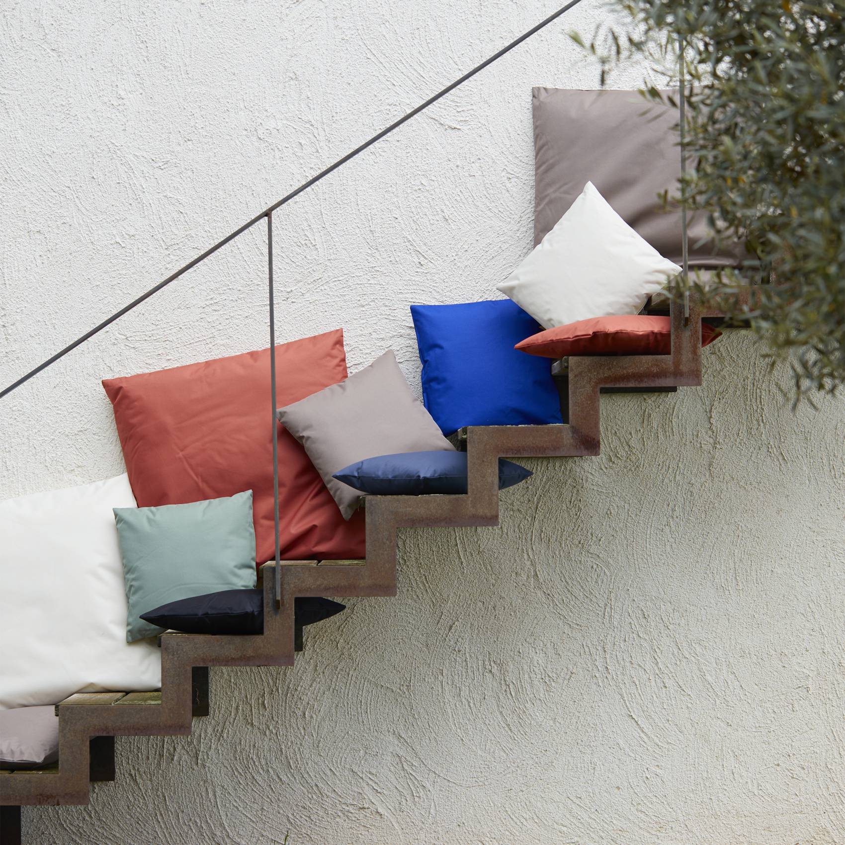 Home Maison - Coussin extérieur imperméable et déhoussable MINORQUE - HOME MAISON - Polyester - Bleu - Image 2