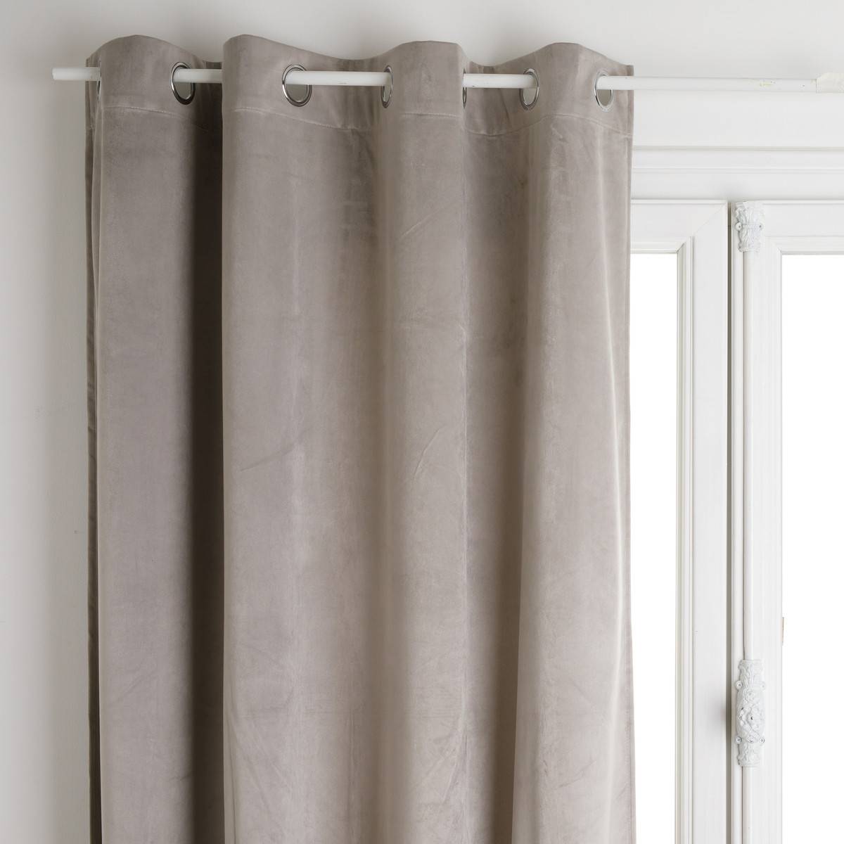 Atmosphera - Lot de 2 Rideaux à œillets Occultant en Velours Gris souris 140 x 260 cm - Image 2
