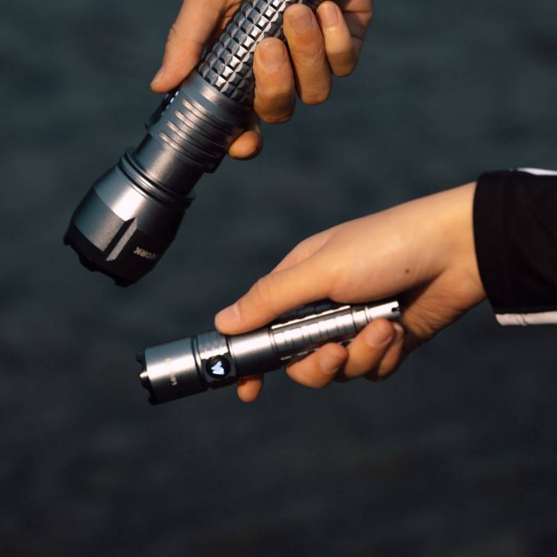 Mini Torche - Plusieurs niveaux d'éclairage et Mode SOS - Légère et Robuste - BOREALIS LOVORK - Image 4