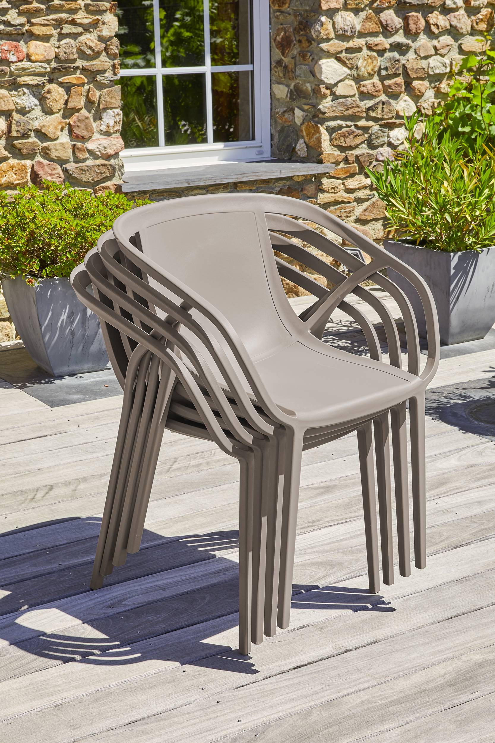 Fauteuil de jardin empilable en Polypropylène renforcé - Taupe - HOP - Image 2
