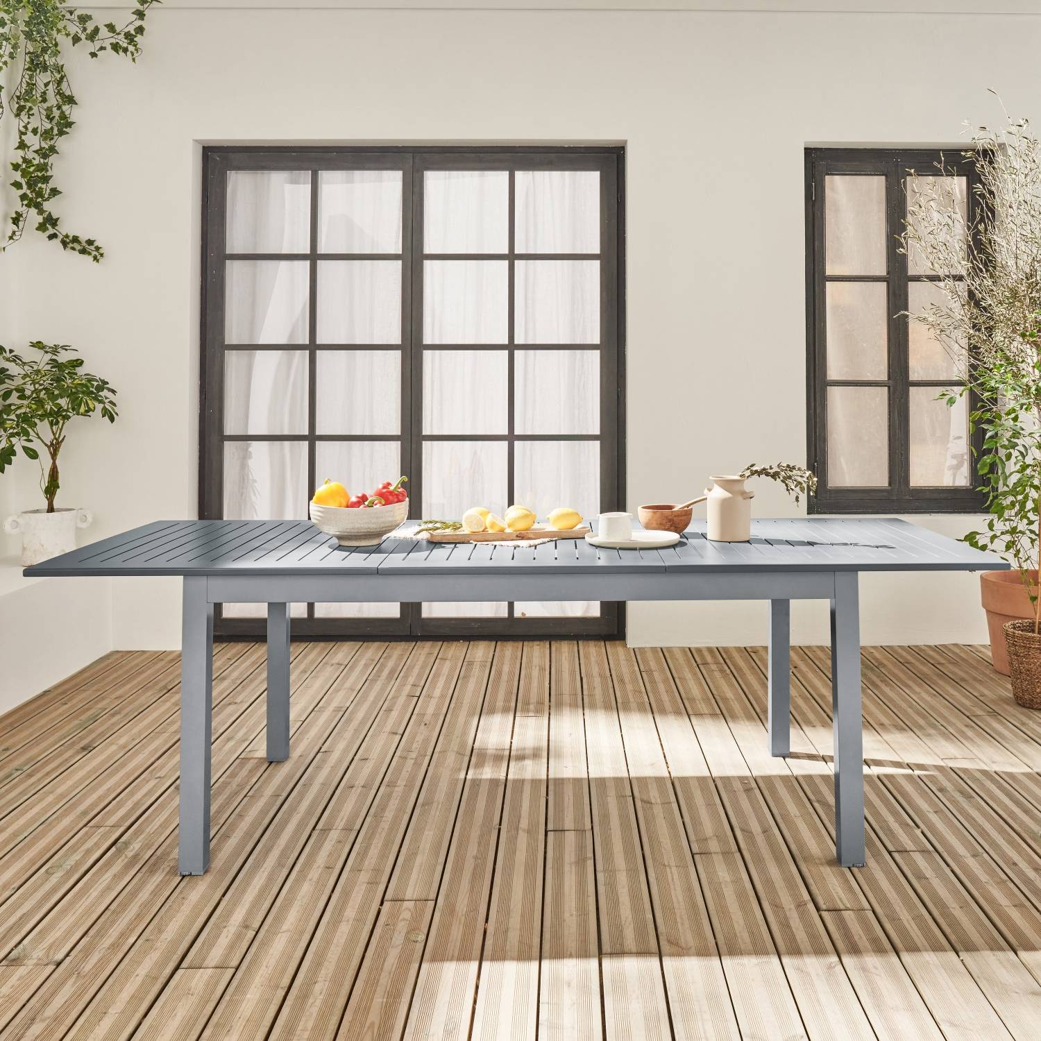 sweeek - Table extensible - Chicago Anthracite - Table en aluminium 175/245cm avec rallonge. 8 places  | sweeek - Image 1