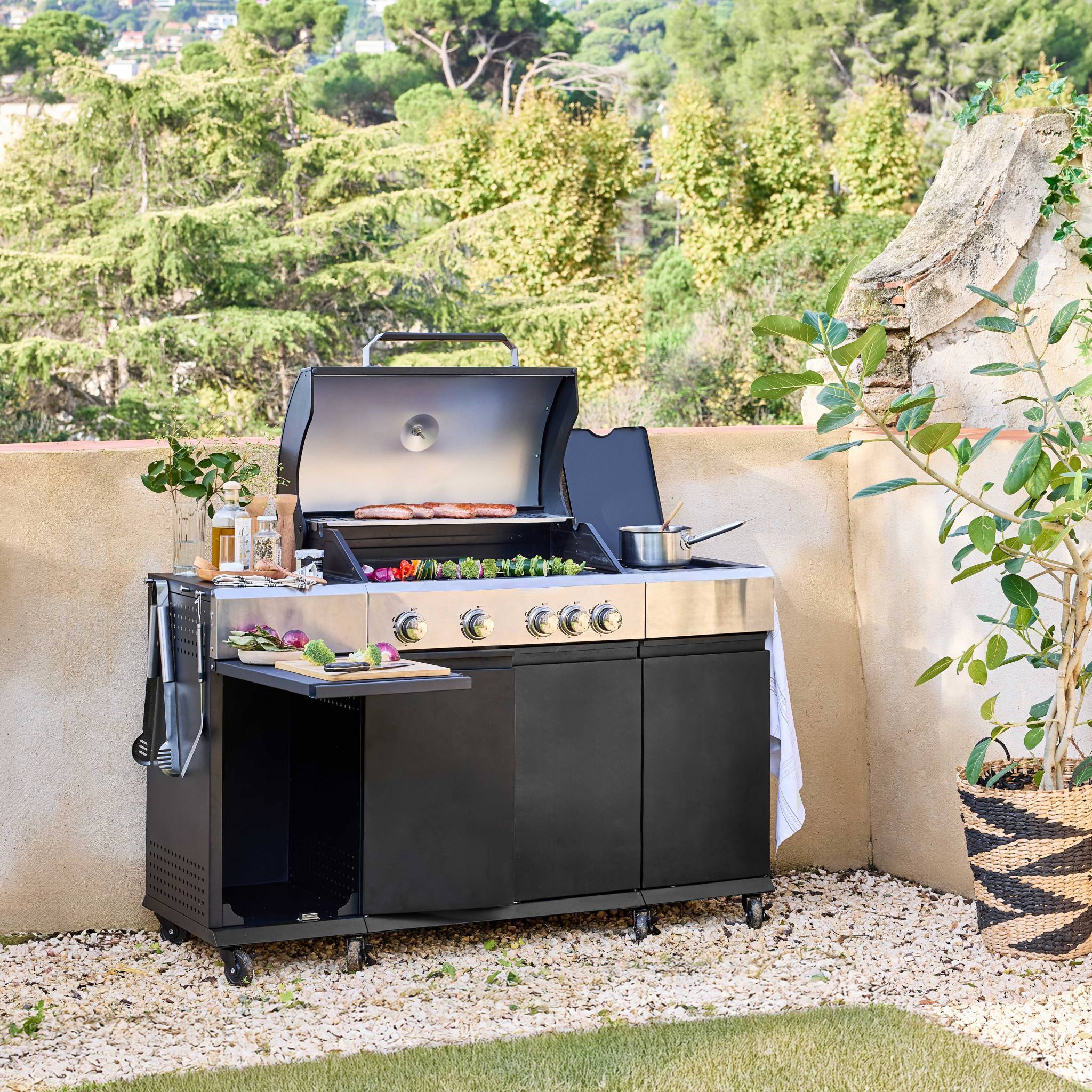 sweeek - Barbecue gaz 4 brûleurs + 1 feu latéral MAXIM noir. Acier. thermomètre intégré. récupérateur de graisse. grille de chauffe. L 145.5 x P 61.5 | sweeek - Image 3
