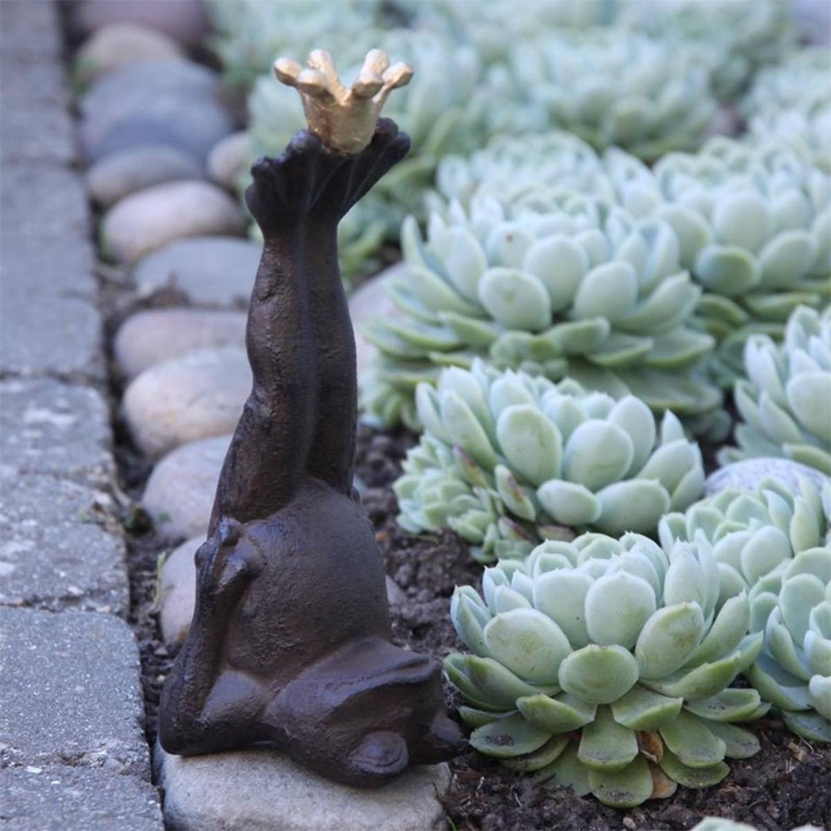 Grenouille en fonte avec couronne dorée - Image 2