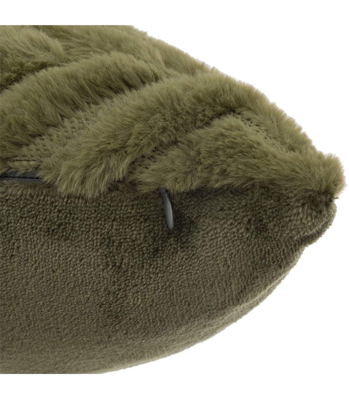 Coussin en Flanelle et Fourrure Vert Kaki 45 x 45 cm - Image 2