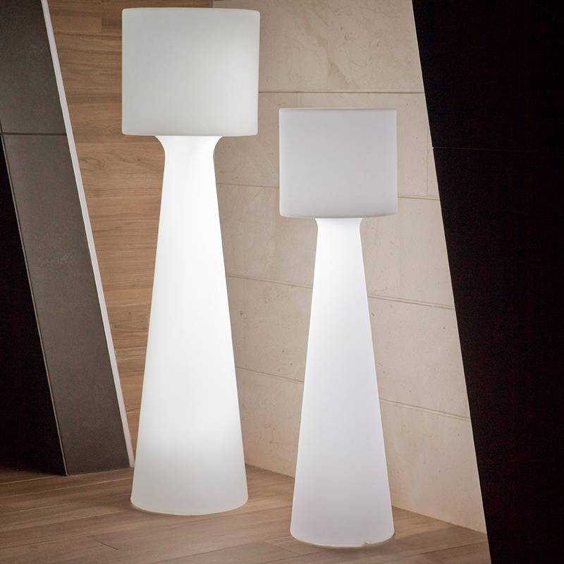 Lampadaire 170 cm de haut avec câble pour l'intérieur et l'extérieur. Lumière LED blanc chaud. GRACE - Image 3
