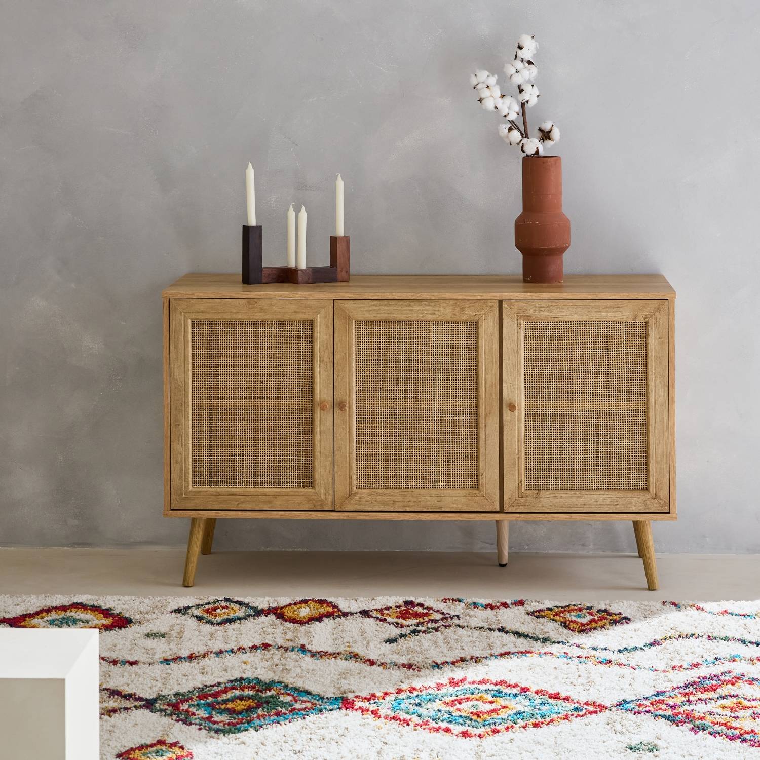 Buffet de rangement en cannage 120x39x70cm  - Bohème - 2 niveaux. 3 portes. pieds scandinaves. buffet bas | sweeek - Image 1