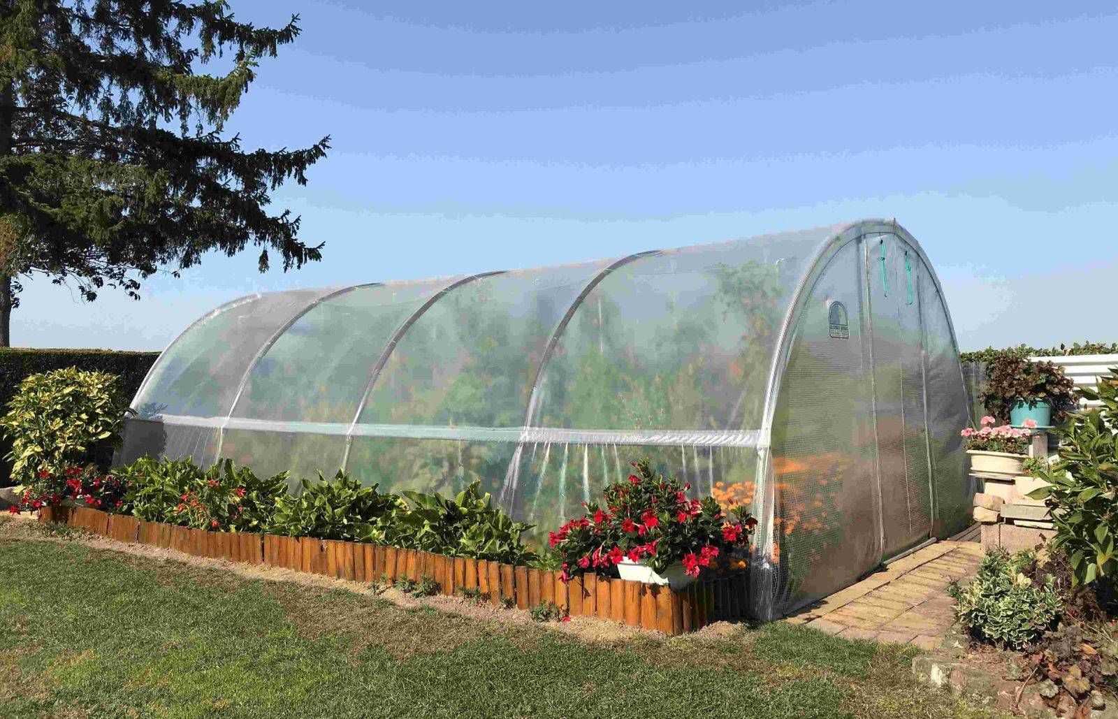 Serre tunnel de jardin - 16m² - 3,7 x 4,5 m - pieds arrondis - polyéthylène haute densité - aérations latérales - LES SERRES TONNEAU - Image 1