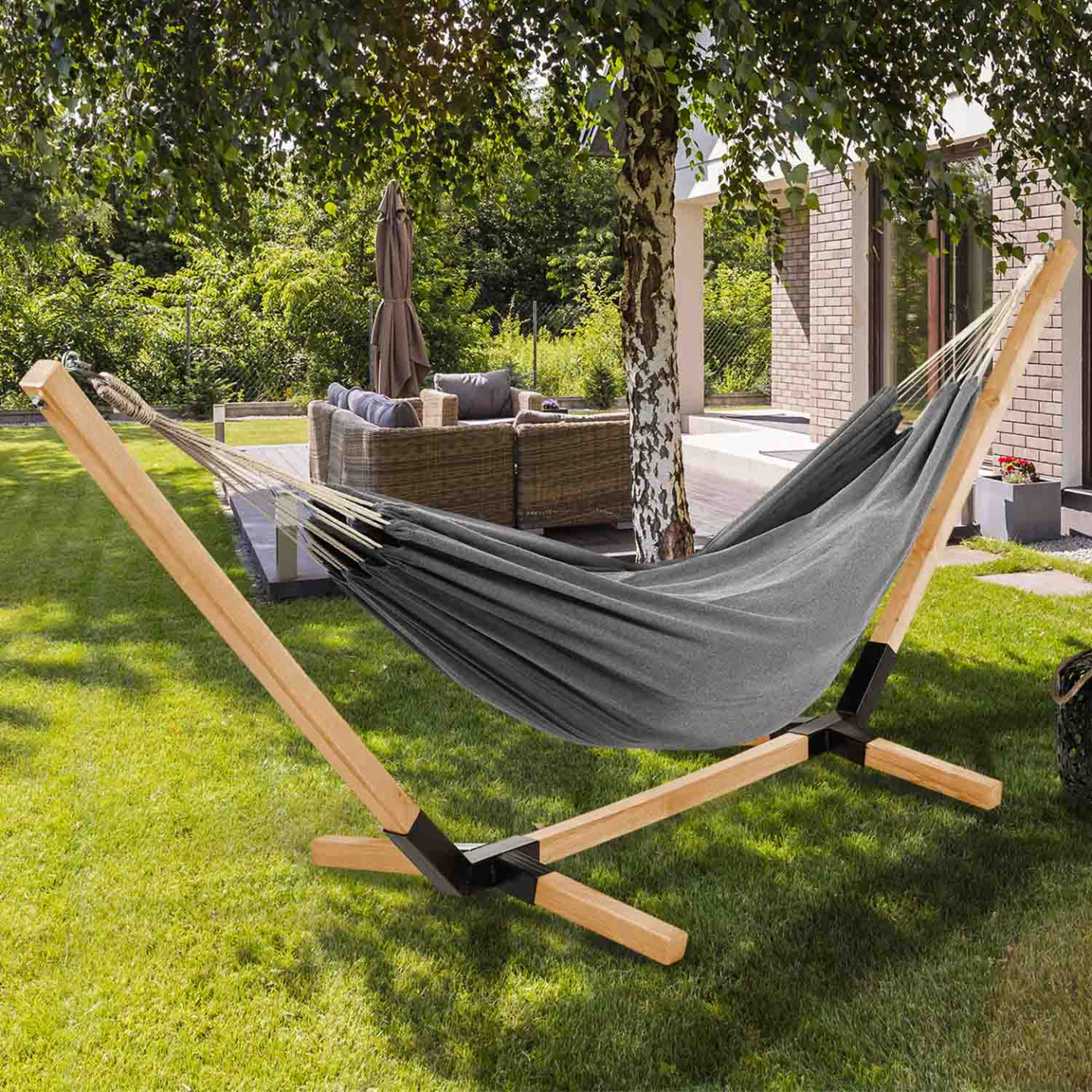 Hamac avec support bois et toile gris anthracite TAHITI - Image 1