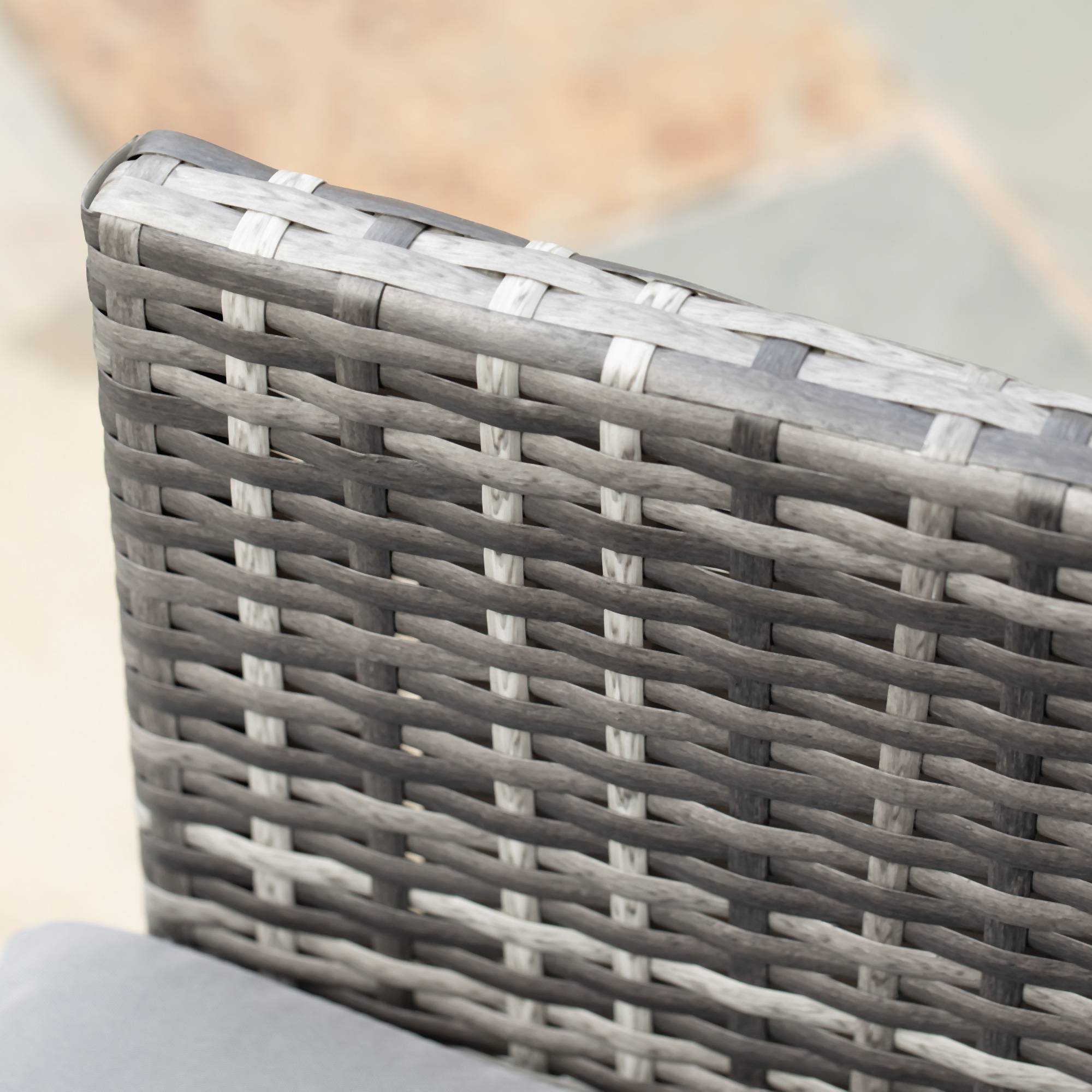 ComfortXL - Salon de jardin 4 places métal verre et résine tressée gris avec coussins pour terrasse et repas extérieur - Image 9