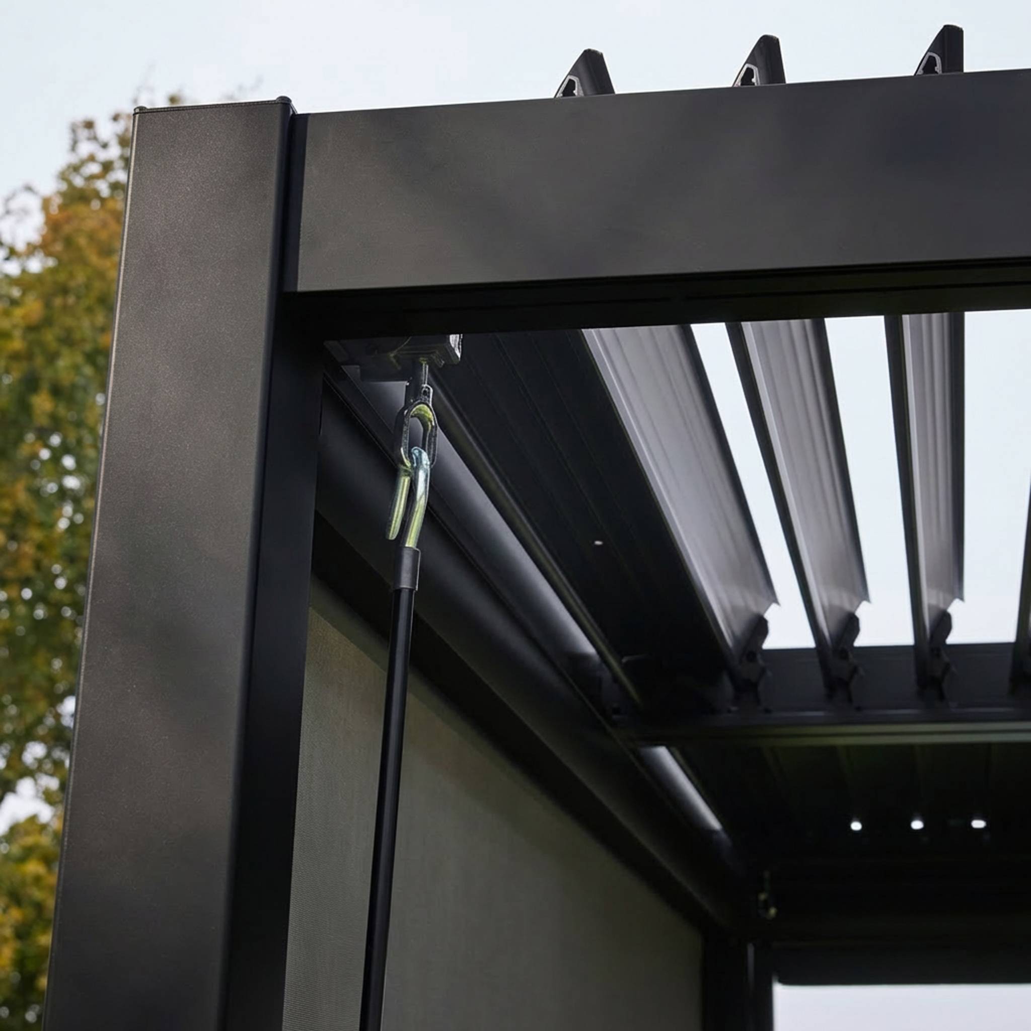 sweeek - Pergola bioclimatique noir. aluminium et acier. 3x4m. lames orientables | sweeek - Image 6