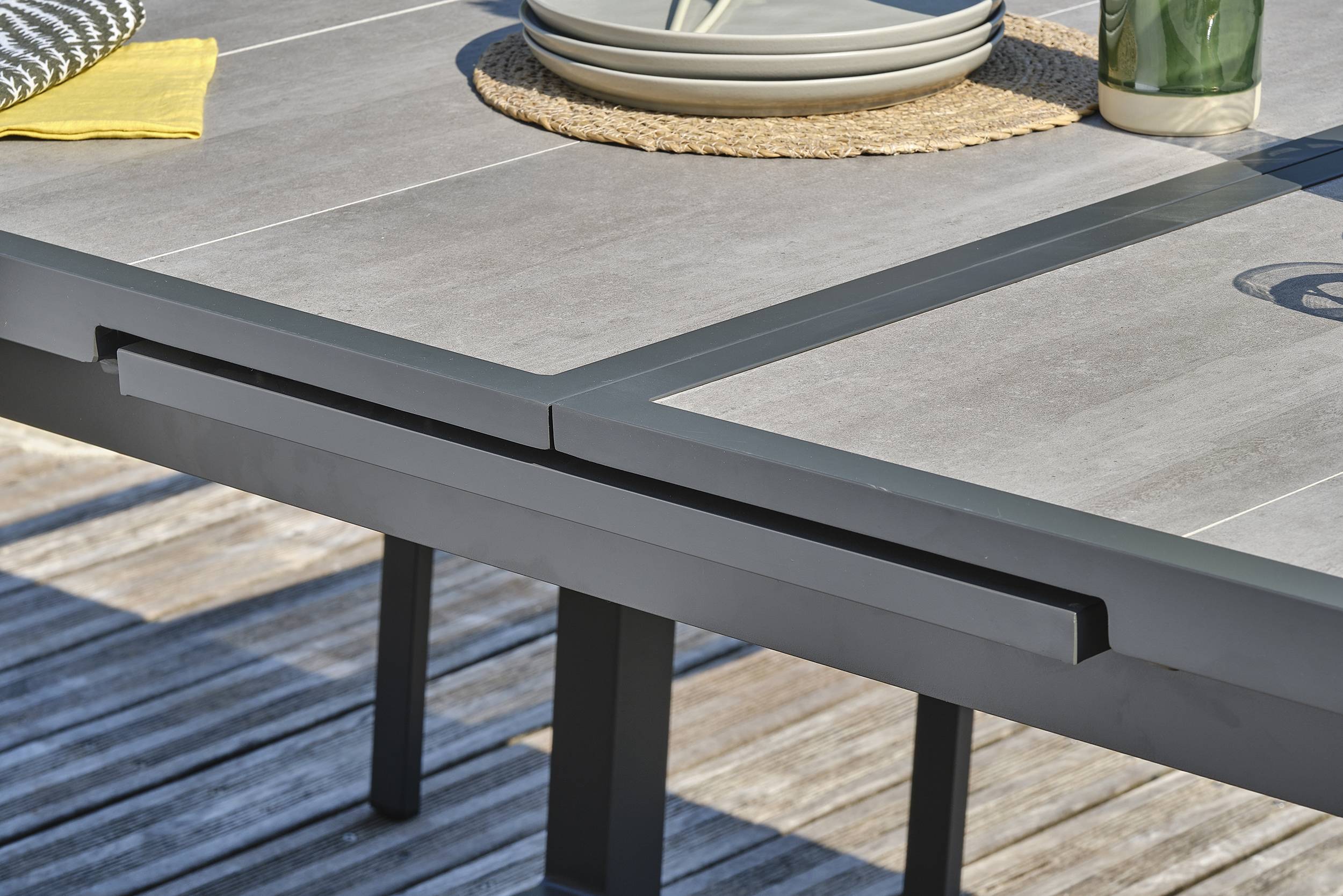Dcb Garden - Ensemble repas 8 places en aluminium et plateau céramique - Gris anthracite - OLHOS - Image 5