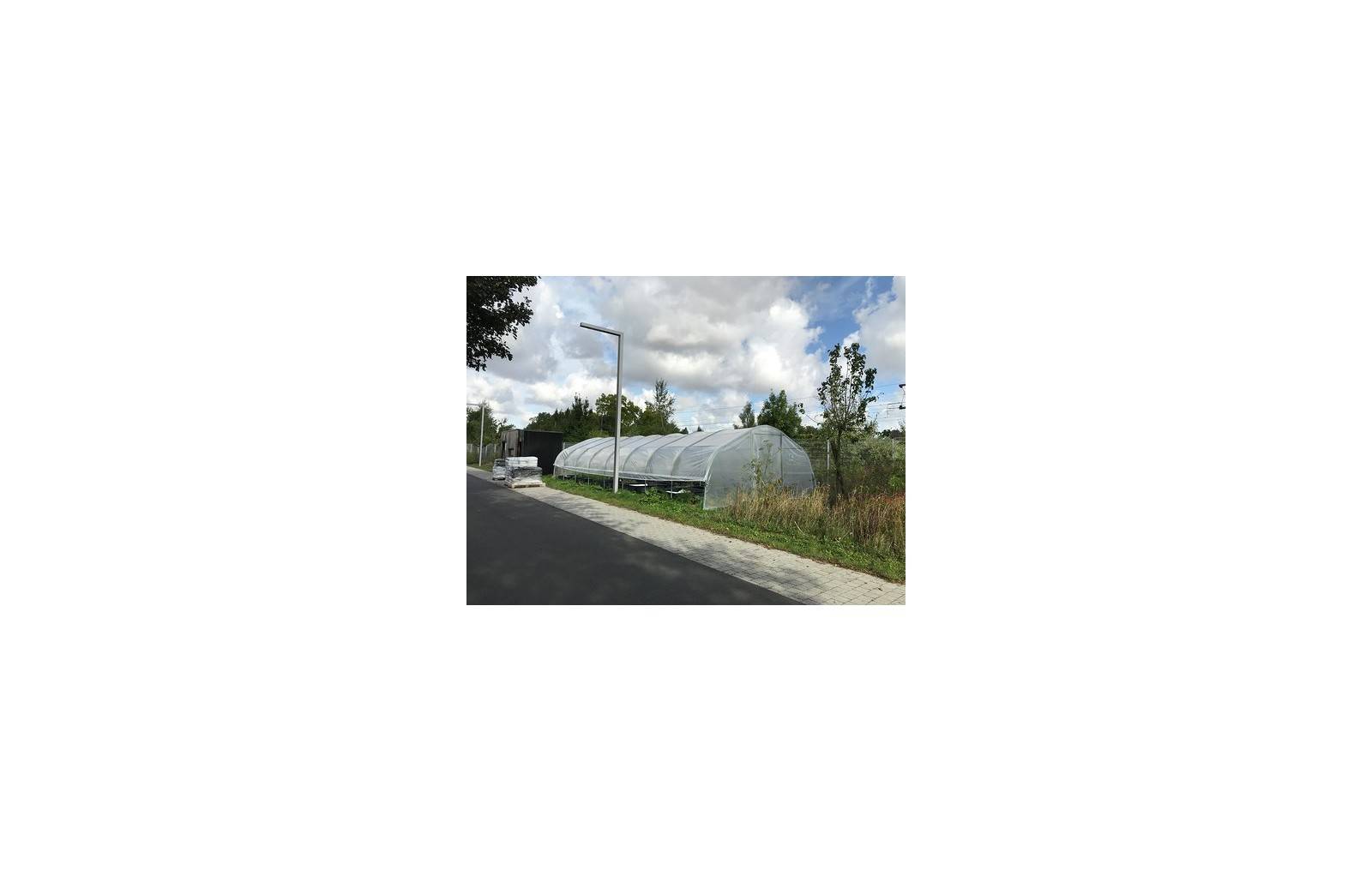 Serre de jardin - 60m² - 5 x 12m - pied droit 1,20m - polyéthylène haute densité - 1 porte pivotante - aérations latérales - LES SERRES TONNEAU - Image 7