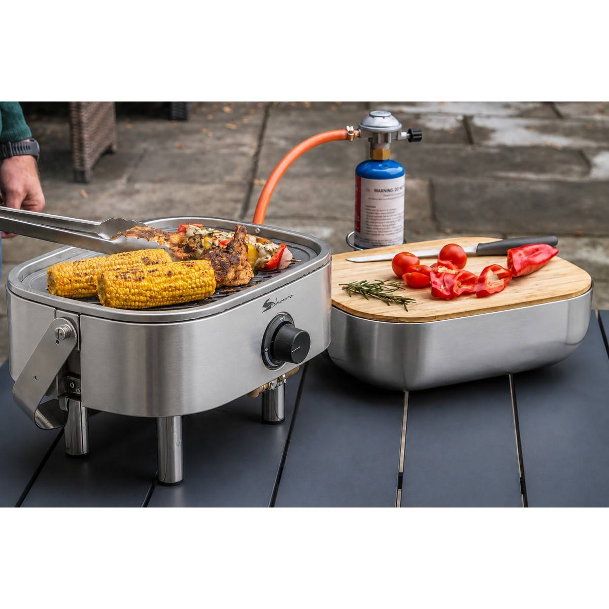 Barbecue à Gaz Portable Compact 2,7kW Grille en Fonte Mini Barbecue de Table Inox Planche à Découper Bois 2 à 4 Personnes Sahara - Image 5