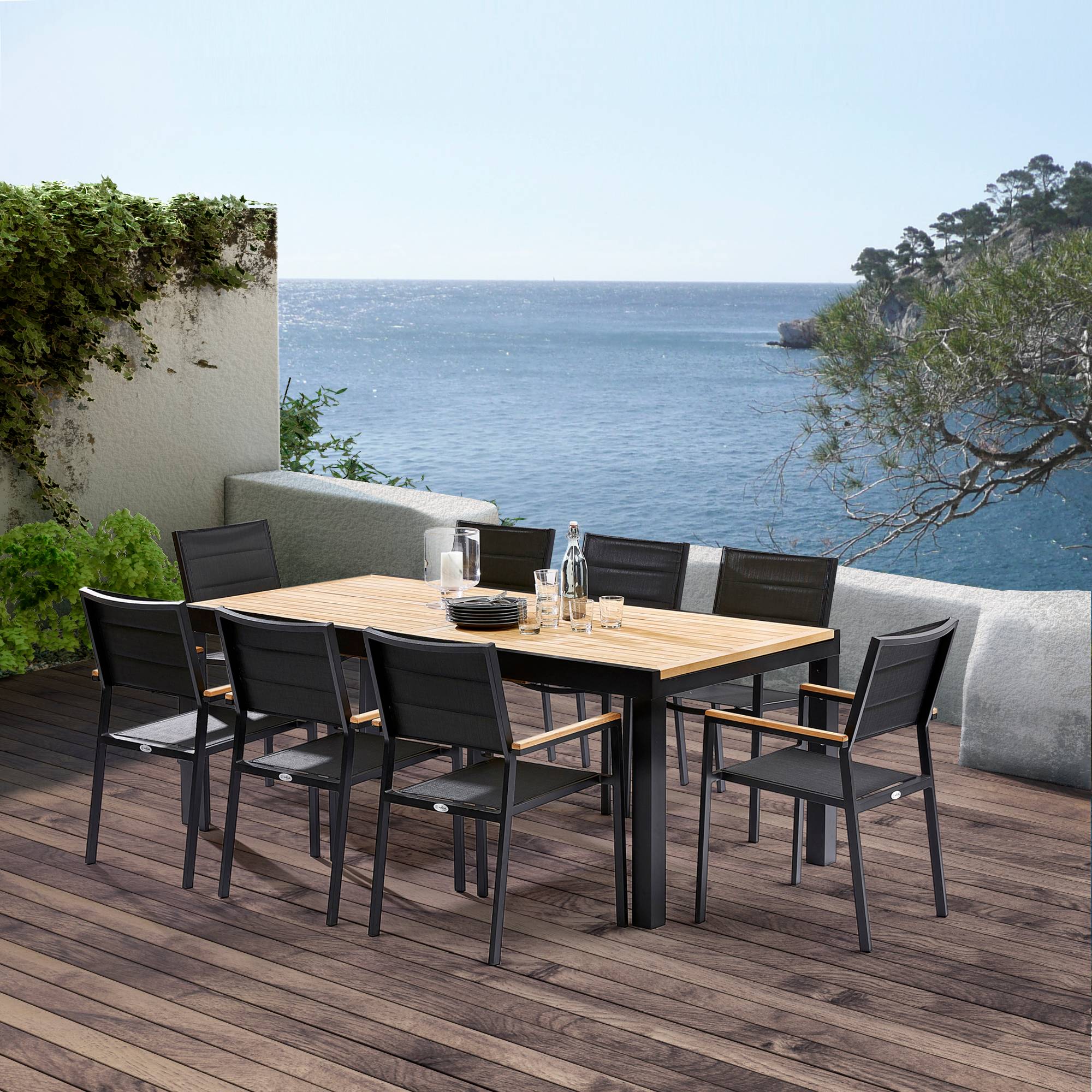 Wilsa Garden - Ensemble BALITECK 8/12p en aluminium noir, plateau en Teck avec 8 fauteuils et 4 chaises pliantes en aluminium et textilène - Image 2