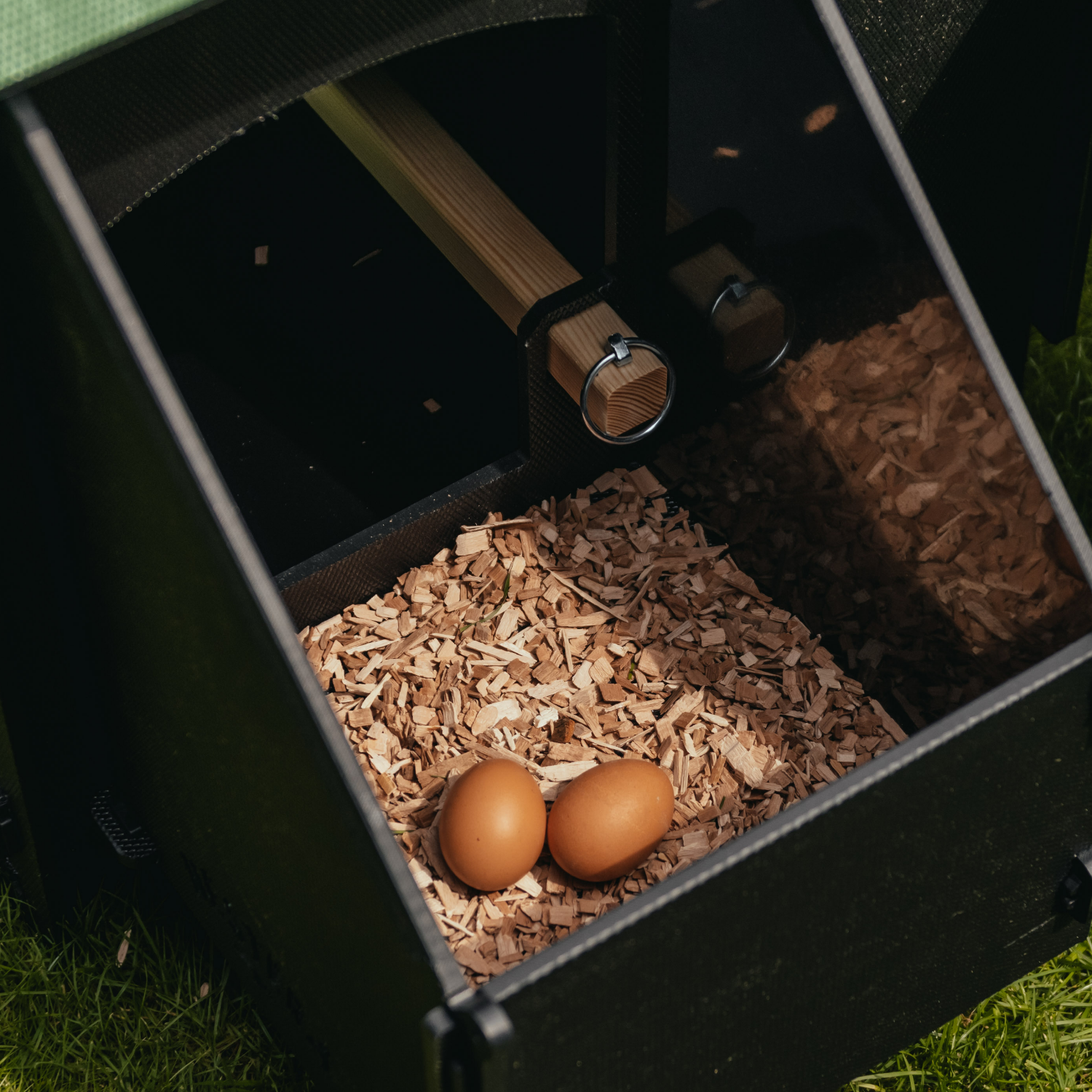 Poulailler Nestera The Penthouse Small 3 poules - Plastique recyclé - garanti 25 ans - Image 5