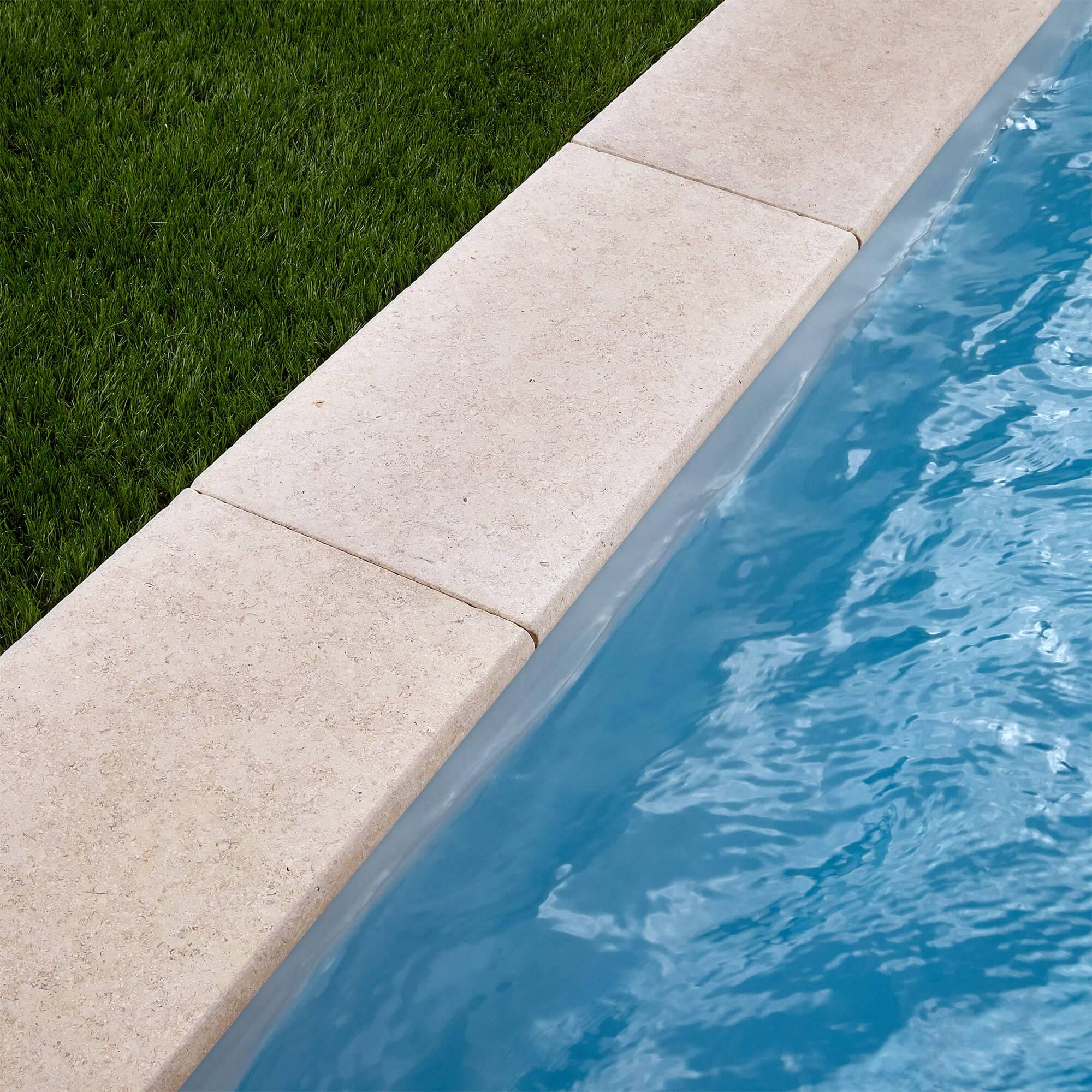 RO'MA Nature - KIT COMPLET - Margelles pour piscine 8x4m en Pierre Egypte Beige (avec colle, joint, hydrofuge ...) - RO'MA NATURE - Image 2