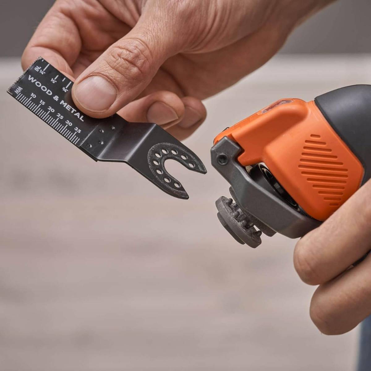 Outil oscillatoire 18V sans fil - multifonction - BLACK+DECKER - sans batterie ni chargeur - accessoires - BDCOS18N-XJ - Image 3