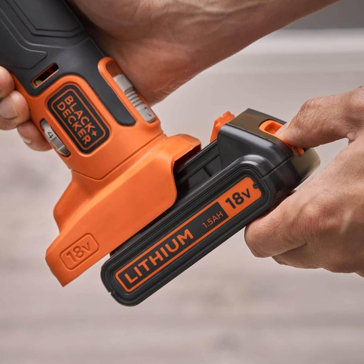 Outil oscillatoire 18V sans fil - multifonction - BLACK+DECKER - sans batterie ni chargeur - accessoires - BDCOS18N-XJ - Image 2