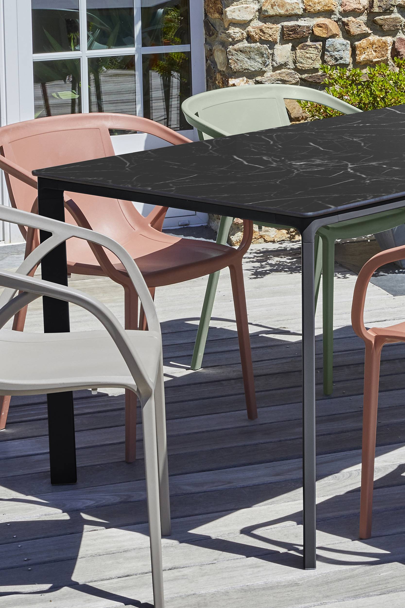 Table de jardin MEET 6 places aluminium et peinture Epoxy noire - EZPELETA - Image 4