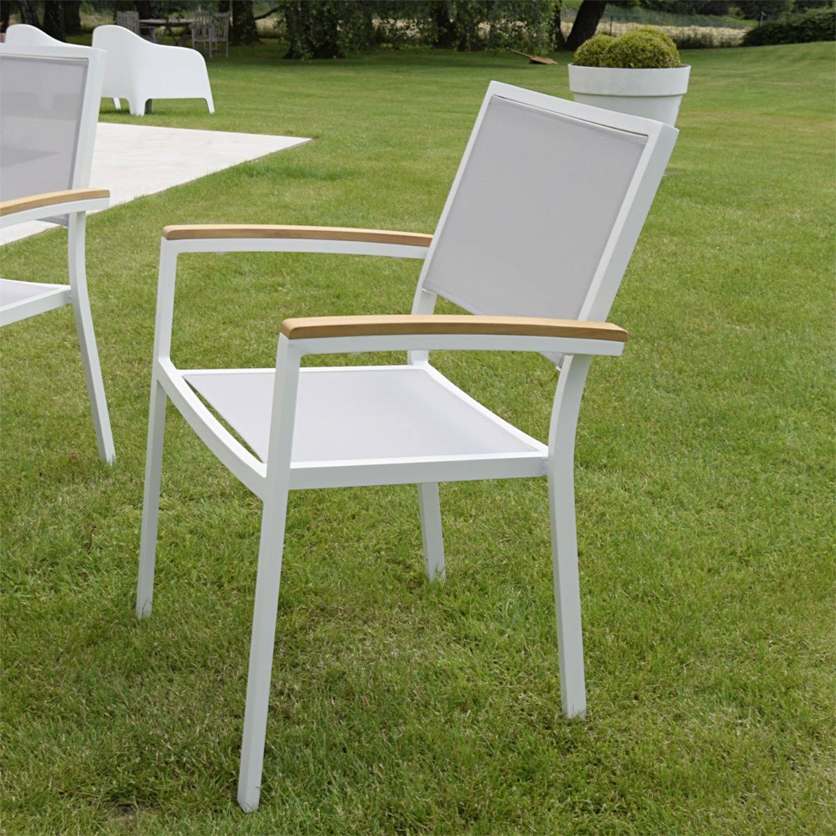 Fauteuil aluminium blanc et textilène gris clair Casablanca - Gecko Jardin - Image 1