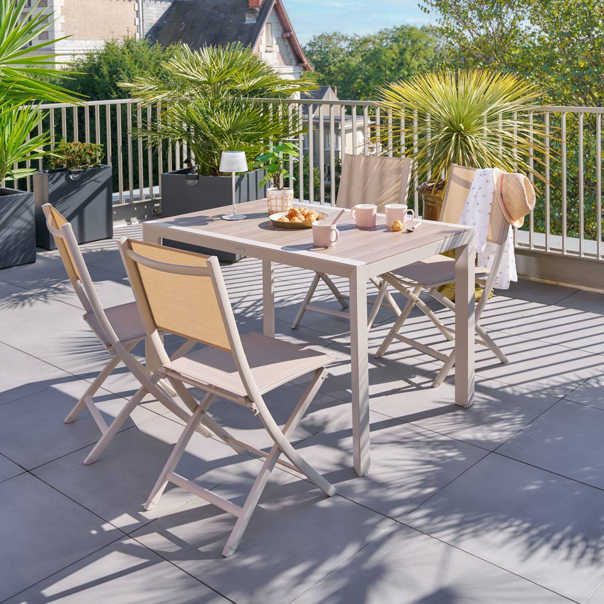 Hesperide - Table de jardin "Évasion" effet bois lin & argile 4 places lates en aluminium - Hespéride - Image 1