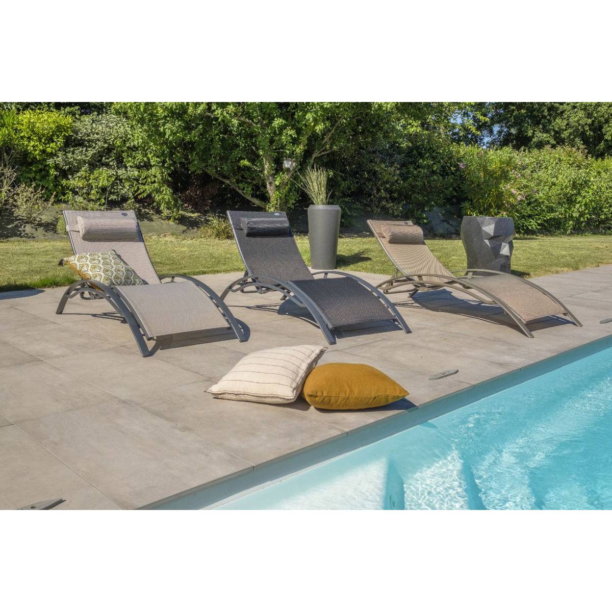 Dcb Garden - Lot de 2 bains de soleil en aluminium et toile plastifiéee - Gris clair - CL76 - Image 5